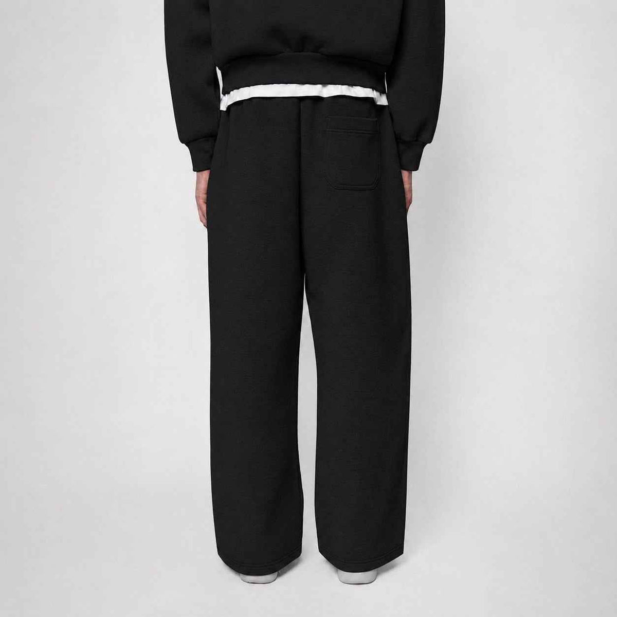 Luxury Sweatpants for Comfort: Elevate Your Relaxation Game - SAADA